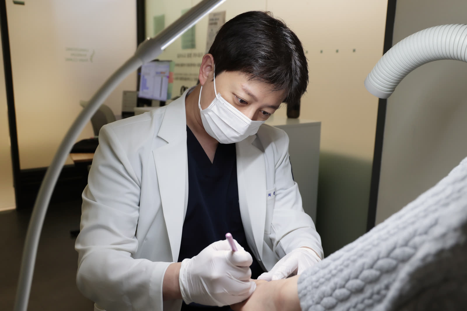 의료진 진료 사진